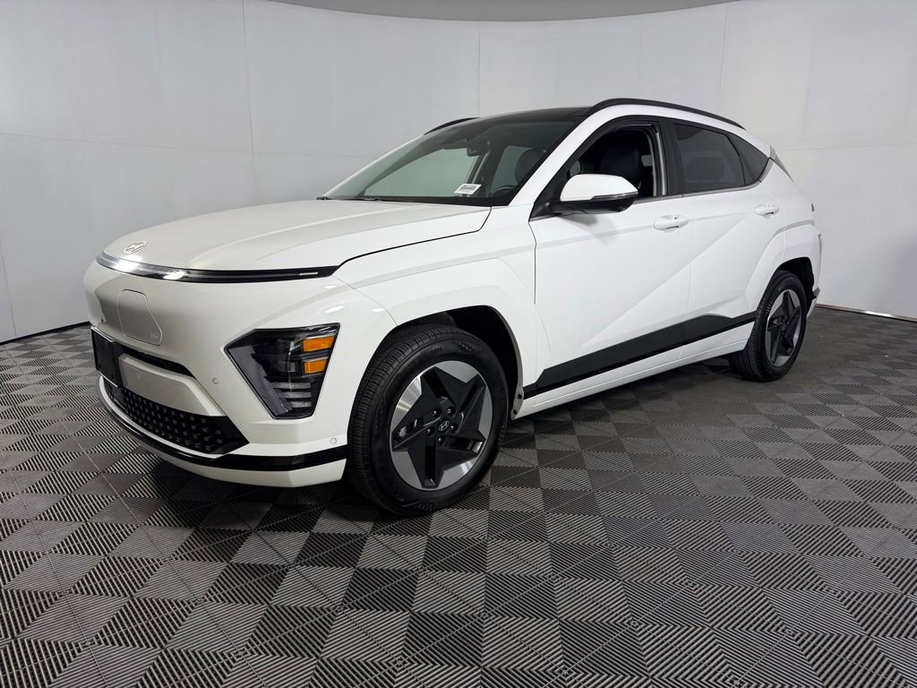 Used 2025 Hyundai Kona Limited FWD image 3