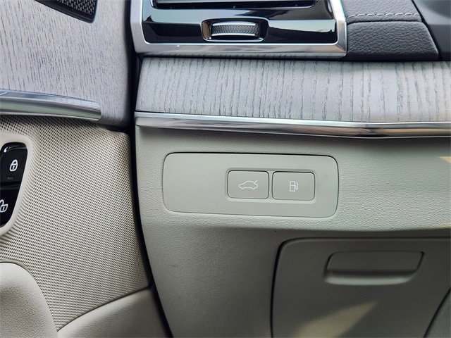Certified 2025 Volvo XC90 T8 Ultra w/ Protection Package Premier image 24