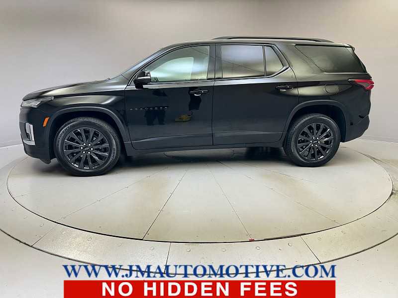 Used 2024 Chevrolet Traverse RS AWD/4WD image 2