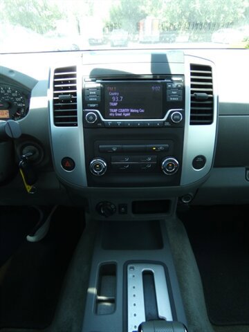 Used 2016 Nissan Frontier SV AWD/4WD image 30