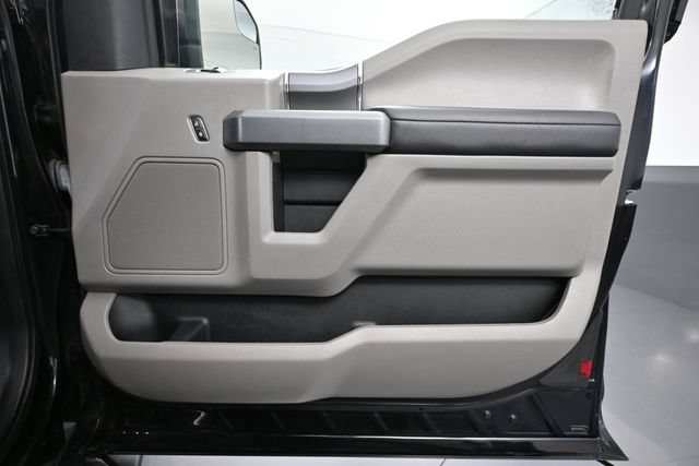 Used 2019 Ford F150 XLT w/ Equipment Group 302A Luxury AWD/4WD image 33