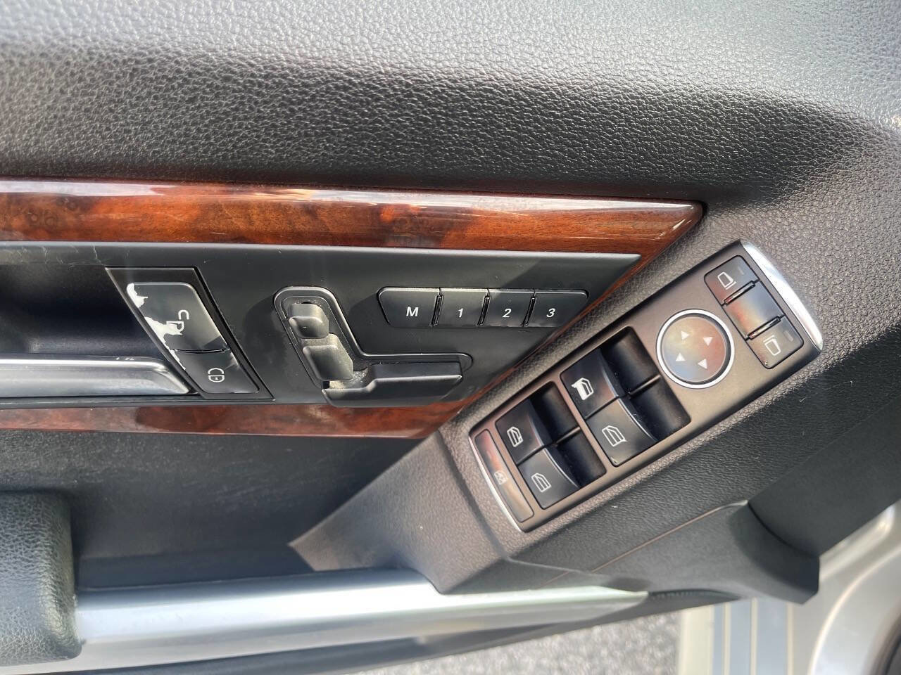 Used 2012 Mercedes-Benz GLK 350 4MATIC image 12