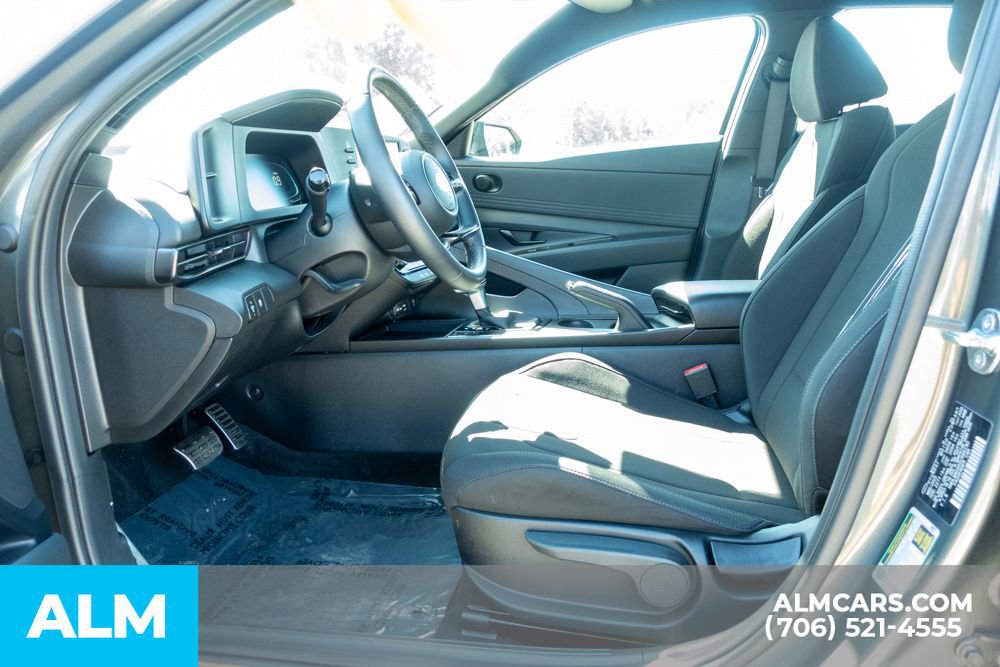 Used 2025 Hyundai Elantra Sport FWD image 17