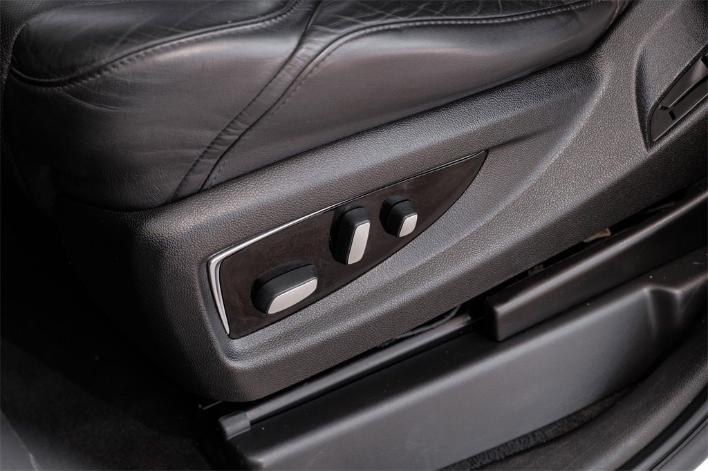 Used 2019 Cadillac Escalade ESV Luxury image 35