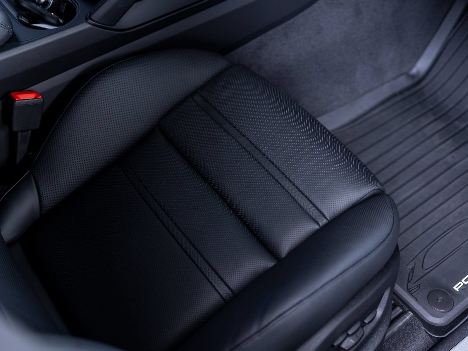 New 2026 Porsche Cayenne S AWD/4WD image 36
