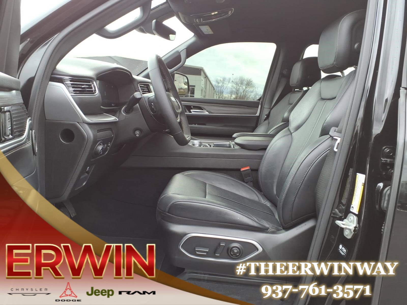 Certified 2024 Jeep Wagoneer Series II w/ Flexible Seating Group image 13