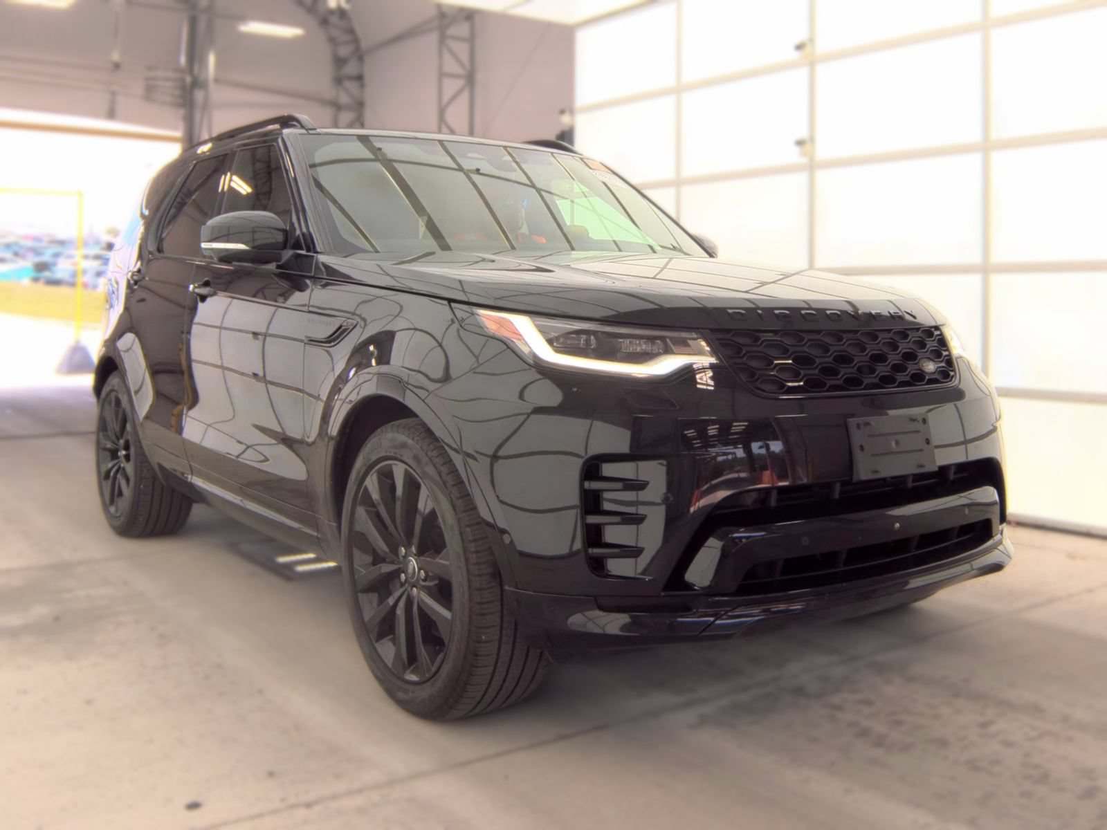 Used 2024 Land Rover Discovery Dynamic SE AWD/4WD video 2