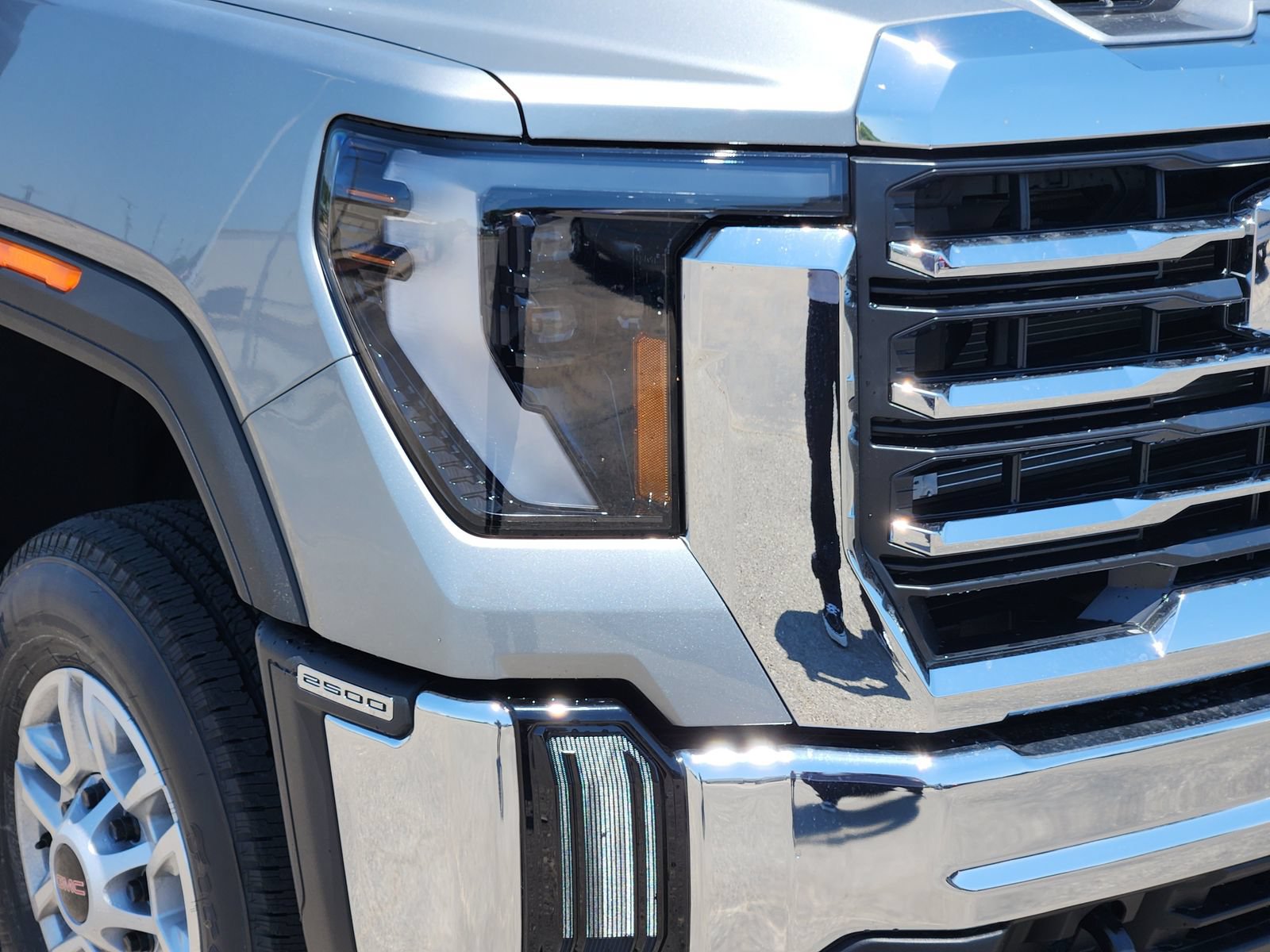New 2026 GMC Sierra 2500 SLE w/ SLE Convenience Package AWD/4WD image 10