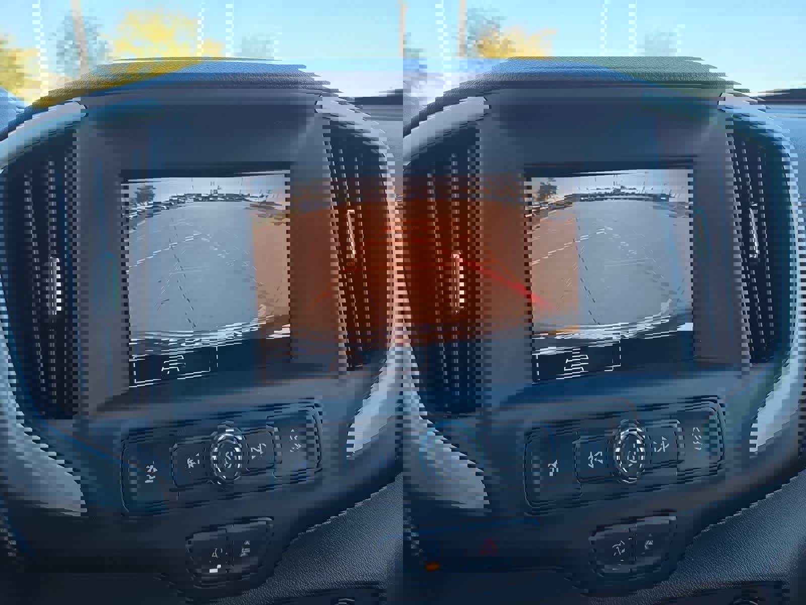 Used 2024 GMC Terrain SLE image 27