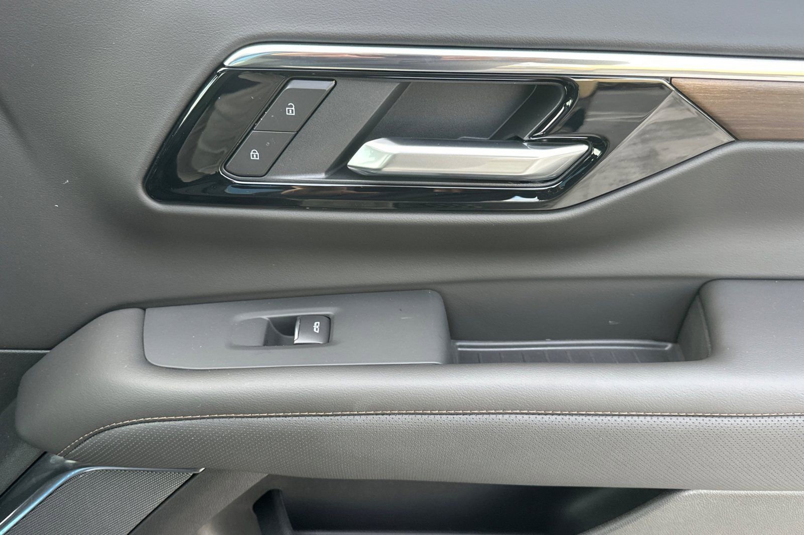 New 2026 Chevrolet Suburban High Country w/ LPO, Illumination Package image 21