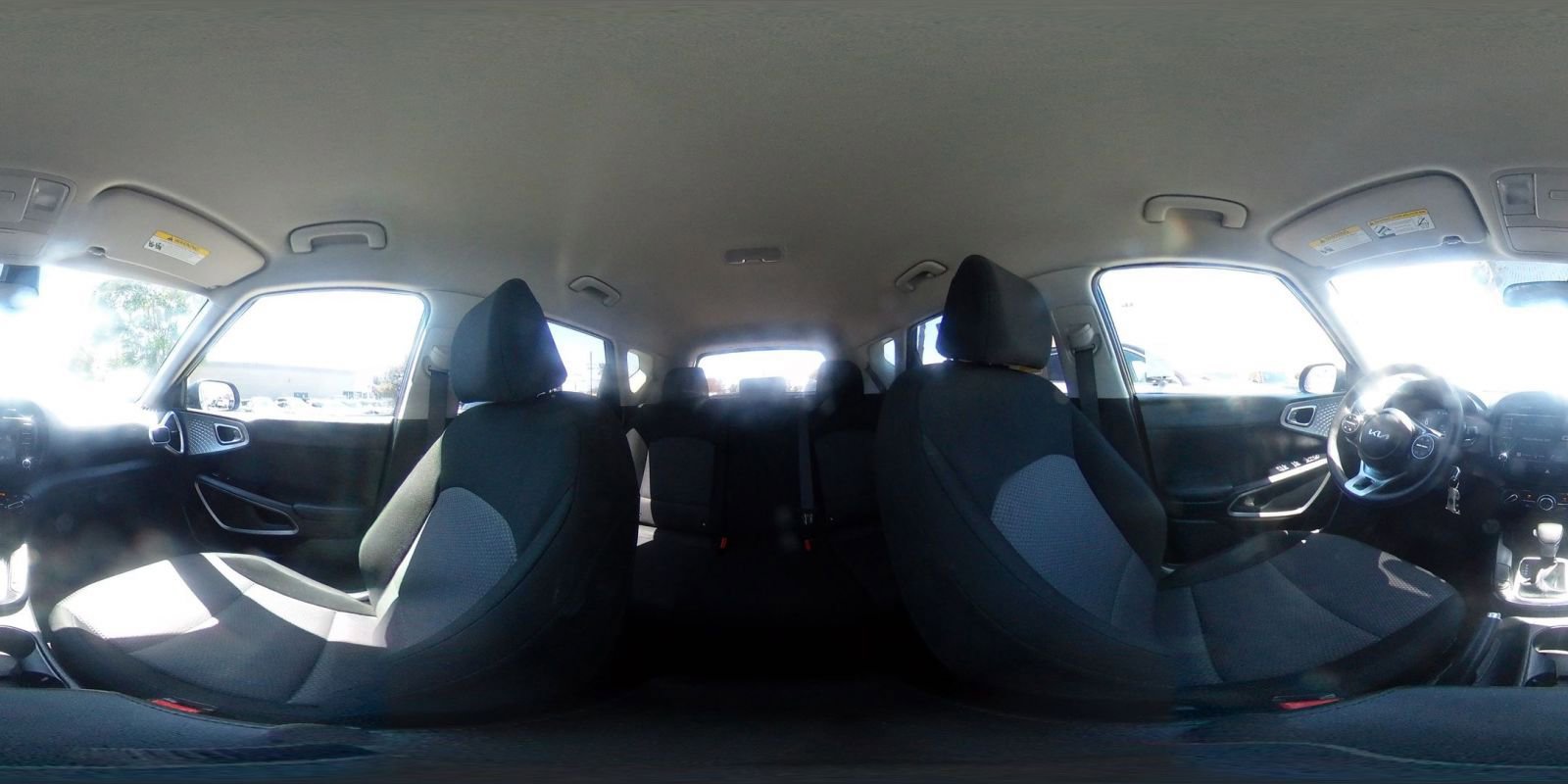 Used 2025 Kia Soul LX w/ LX Technology Package FWD image 40