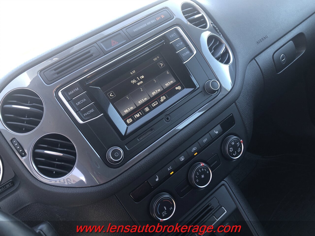 Used 2016 Volkswagen Tiguan S image 13