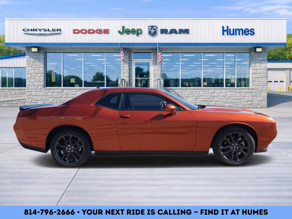 Used 2023 Dodge Challenger SXT w/ Plus Package image 2