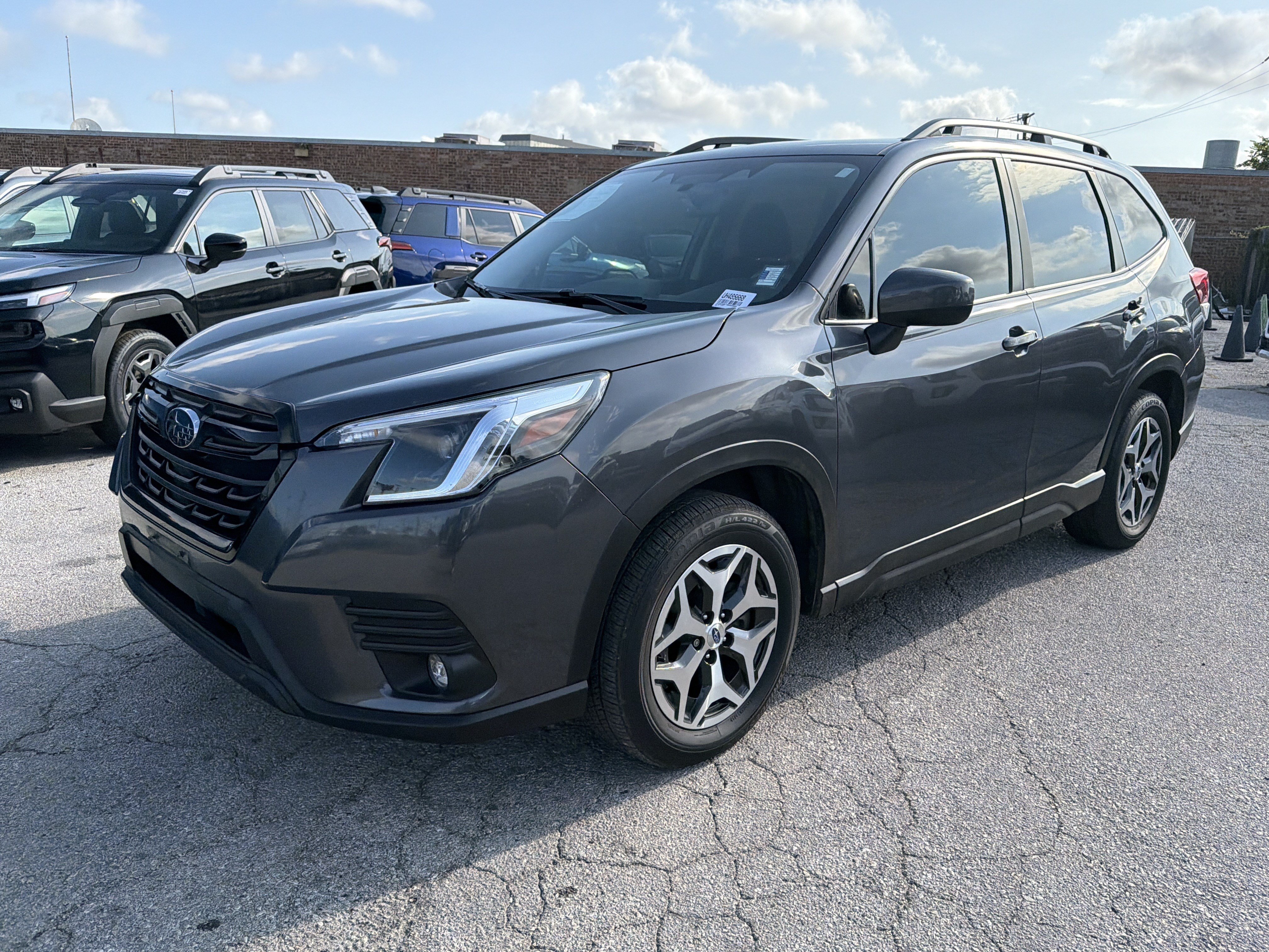 Used 2024 Subaru Forester Premium AWD/4WD image 7