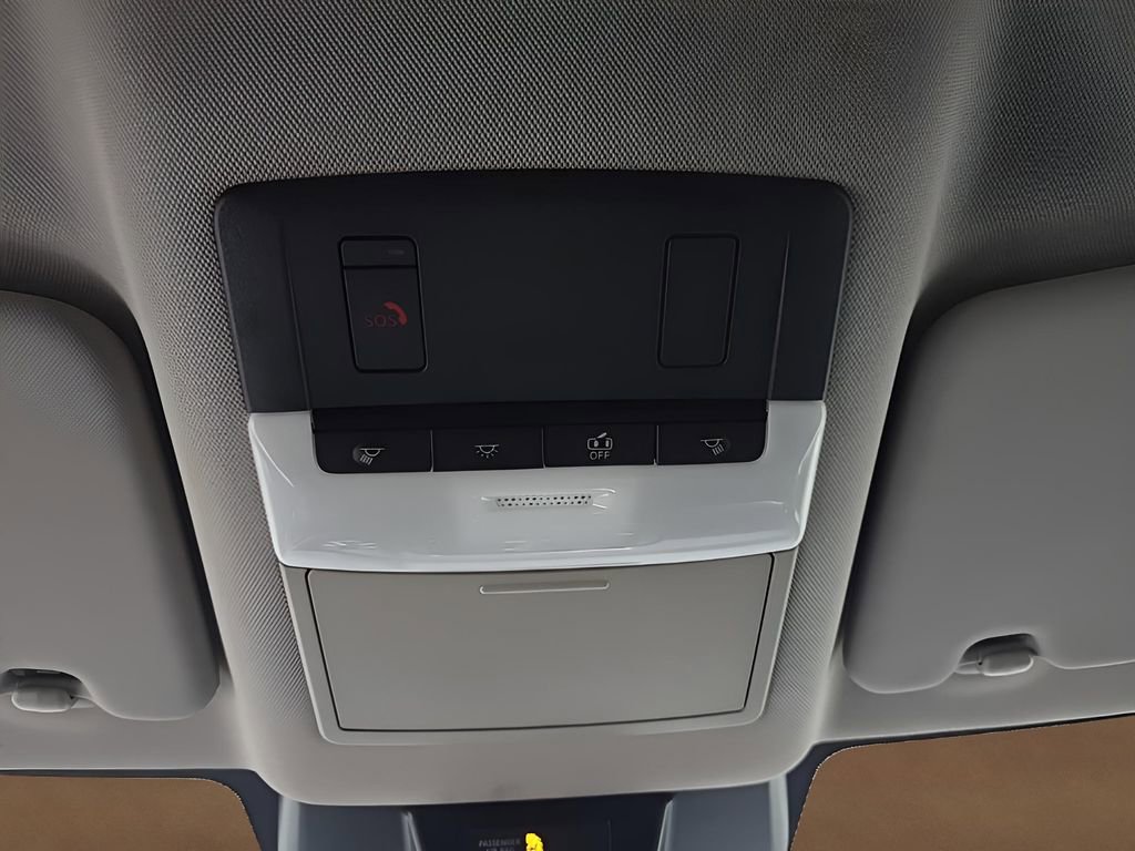 Used 2025 Nissan Rogue SV image 29