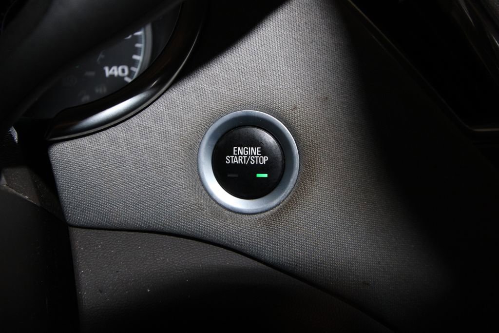 Used 2018 Chevrolet Malibu LT FWD image 11