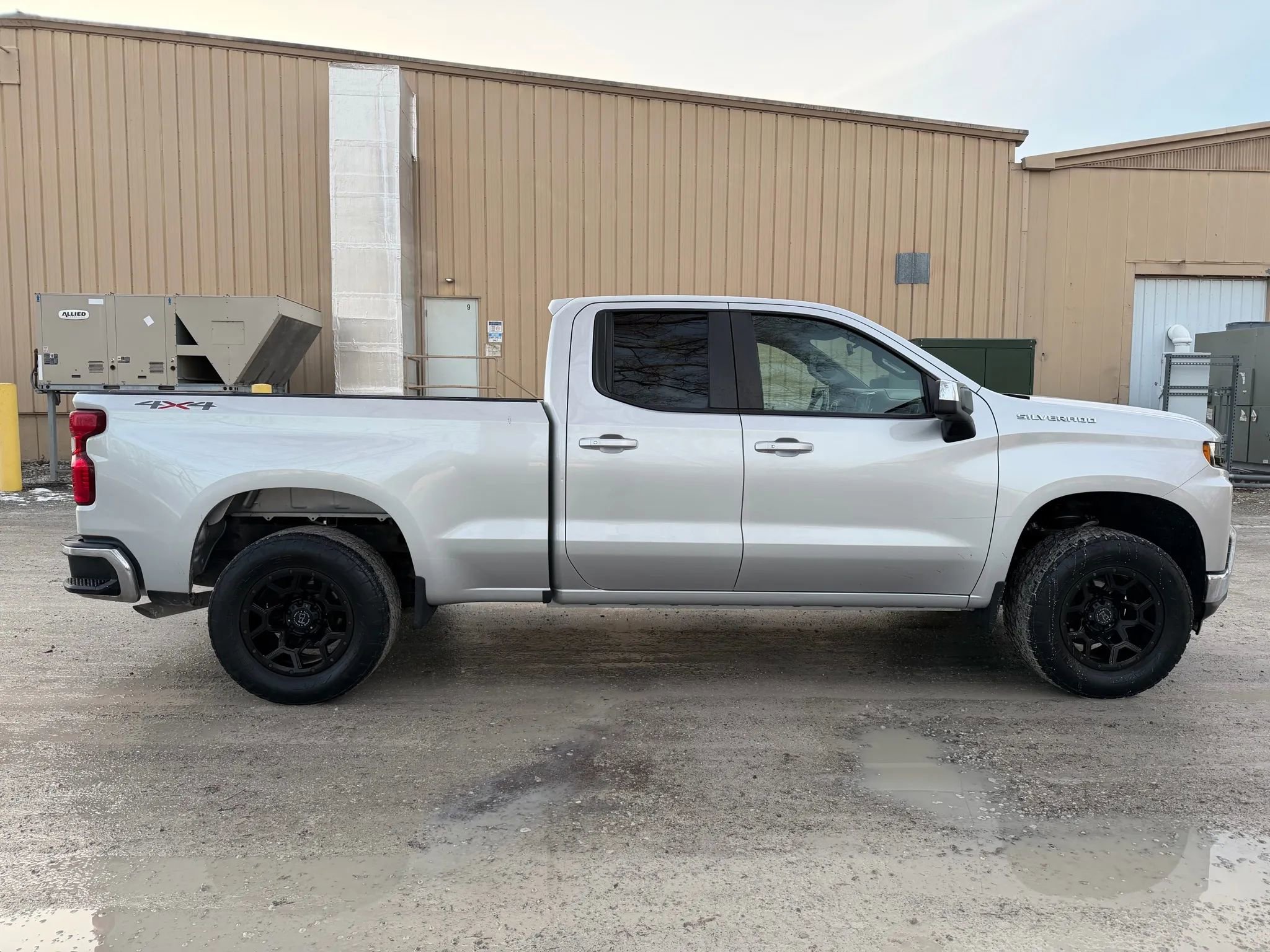 Used 2019 Chevrolet Silverado 1500 LT w/ All-Star Edition image 4