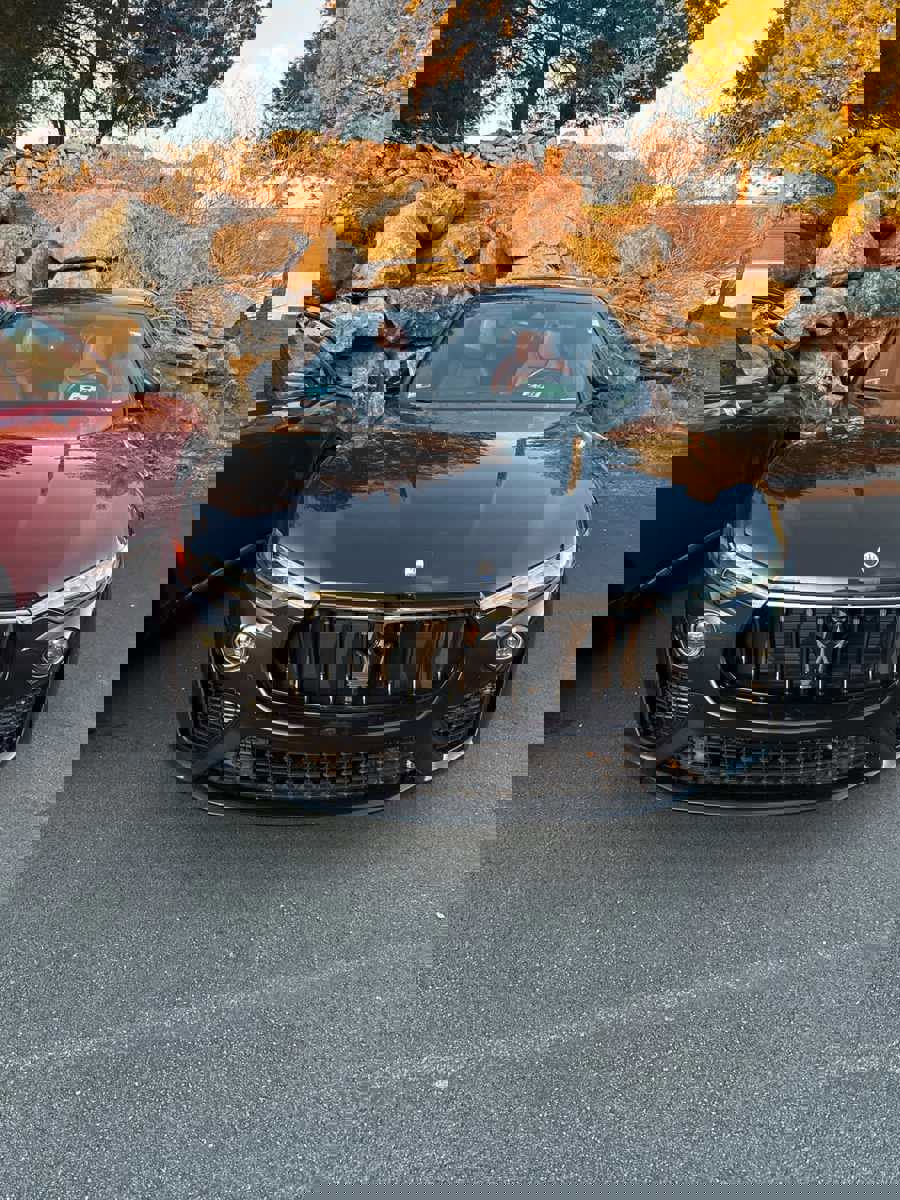 Used 2022 Maserati Levante Modena image 2