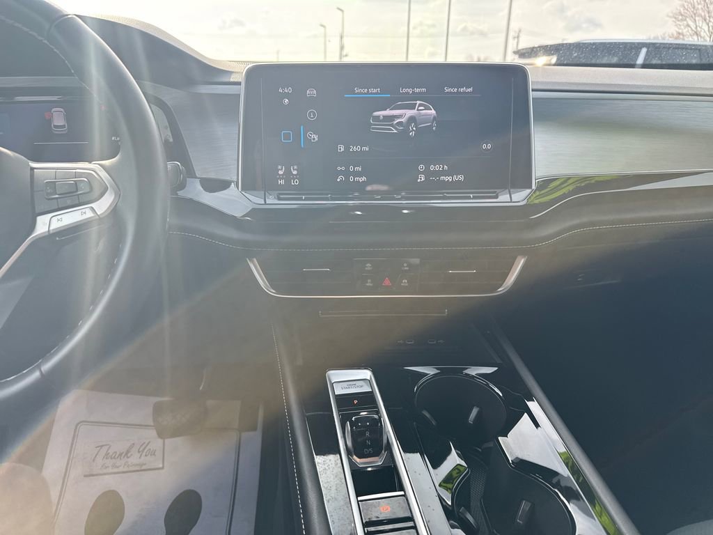 Used 2025 Volkswagen Atlas Cross Sport SE image 19