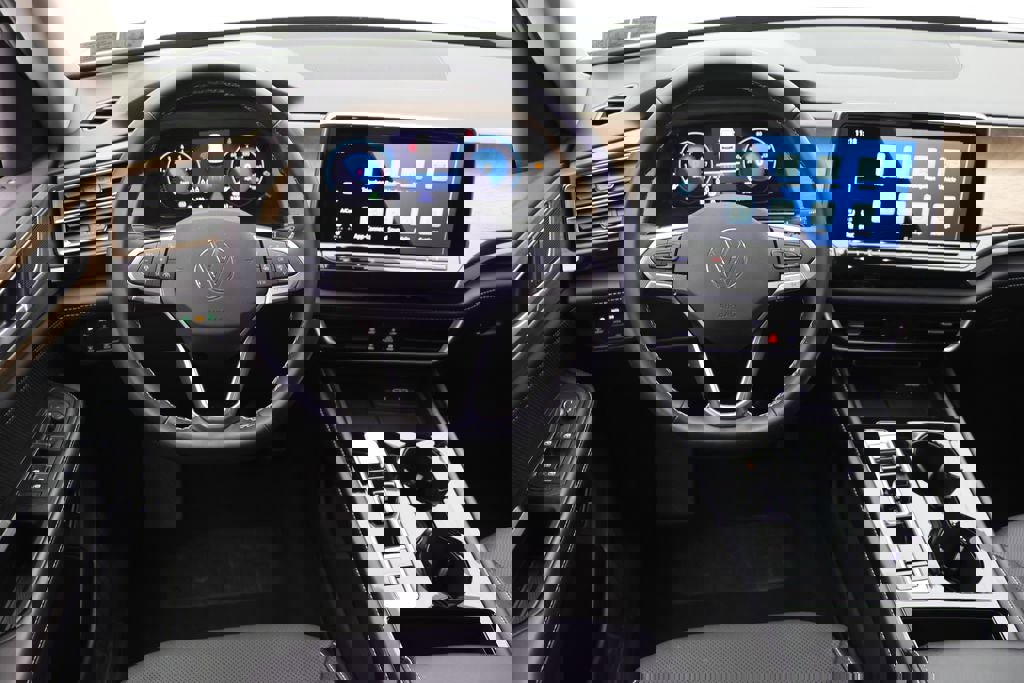 Used 2024 Volkswagen Atlas SE image 15