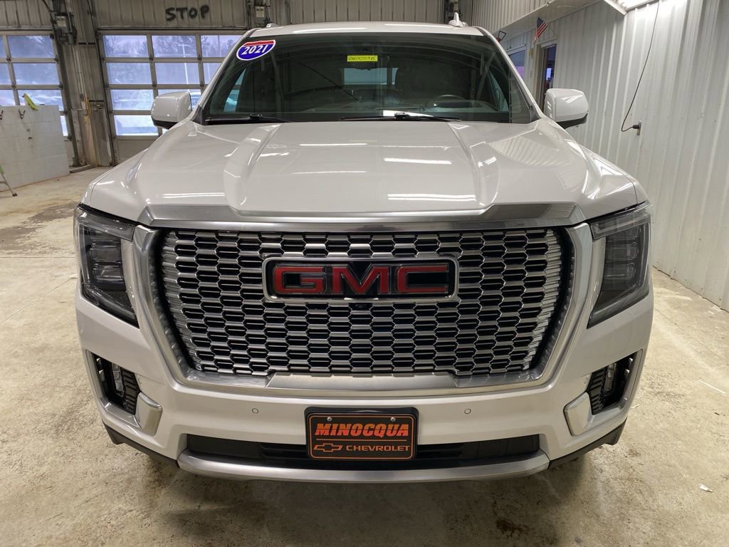 Used 2021 GMC Yukon Denali w/ Denali Premium Package image 8
