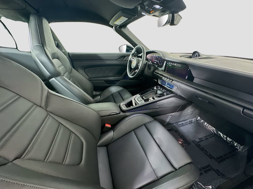 Certified 2025 Porsche 911 Targa 4 GTS AWD/4WD image 26