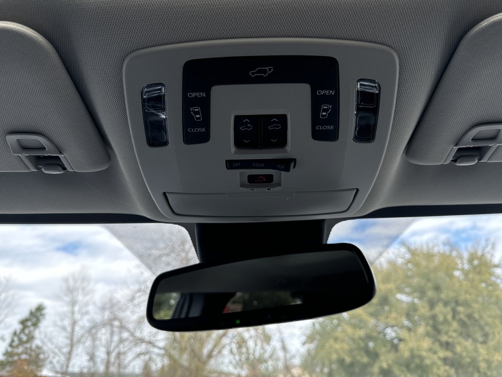 New 2025 Toyota Sienna XLE FWD image 22