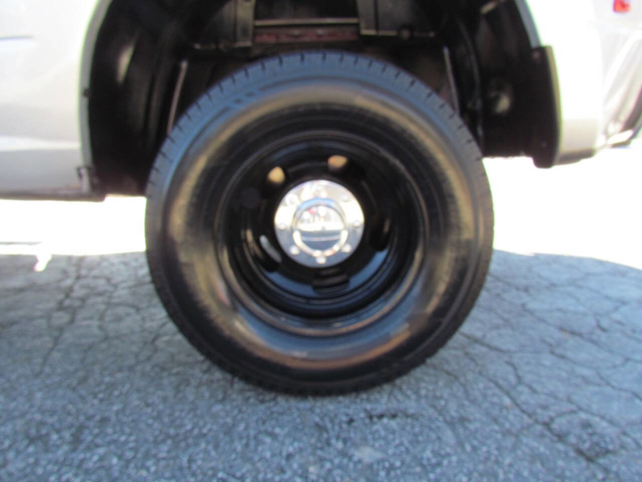 Used 2018 RAM 3500 SLT image 25