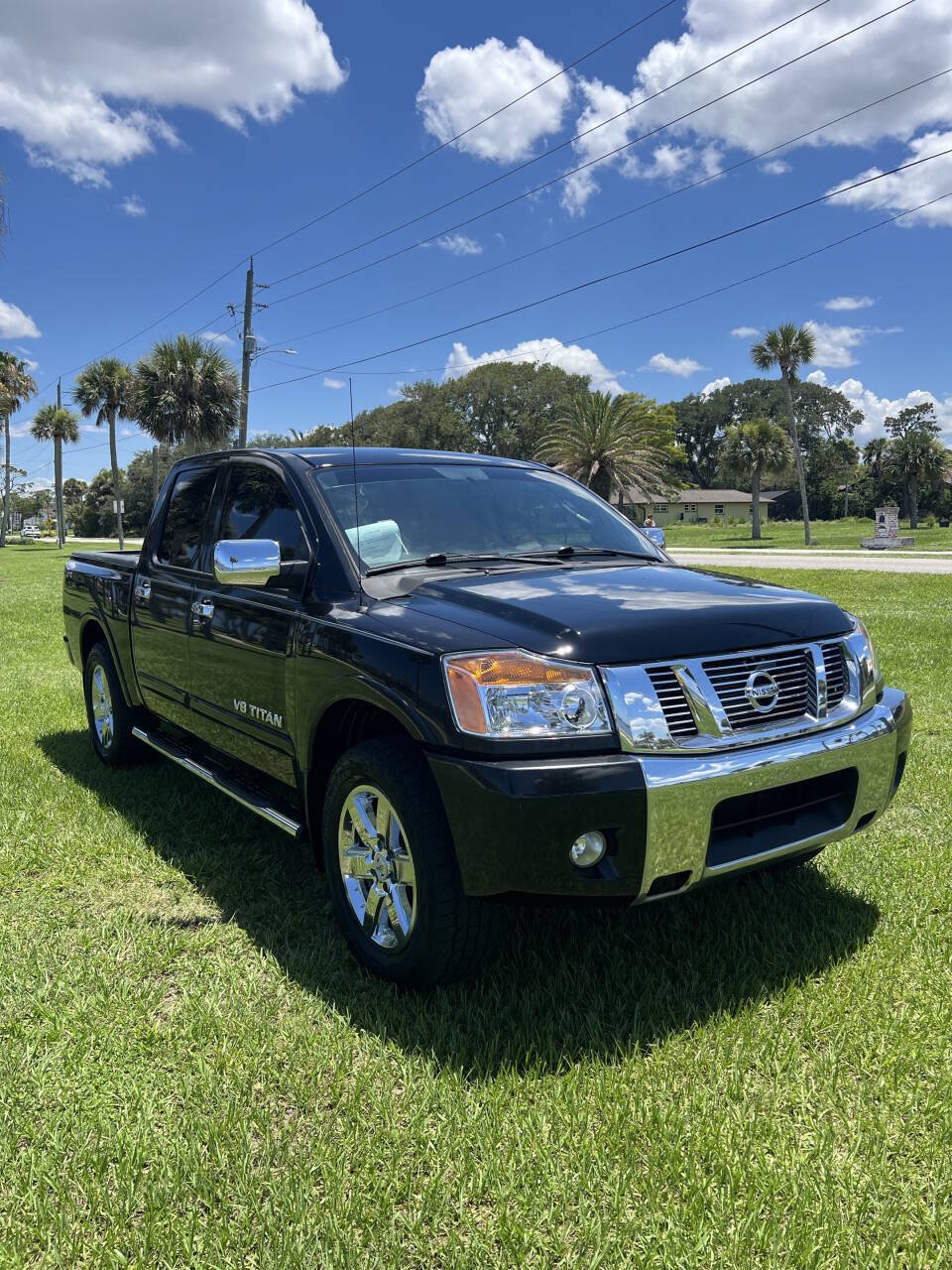 Used 2010 Nissan Titan SE w/ Texas Titan Pkg RWD image 7
