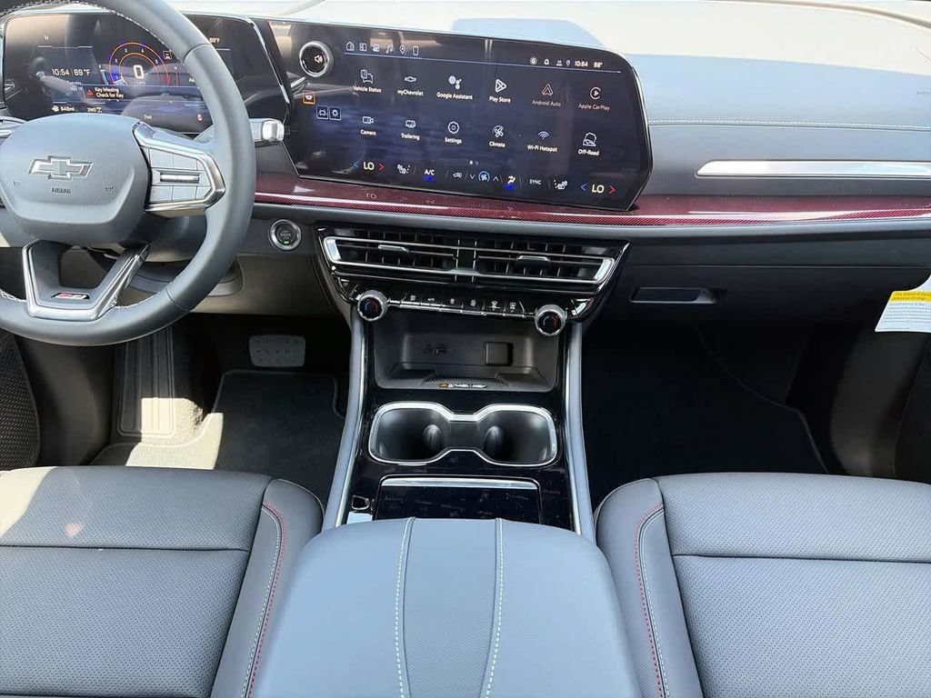 New 2026 Chevrolet Traverse Z71 w/ Driver Confidence Package AWD/4WD image 12