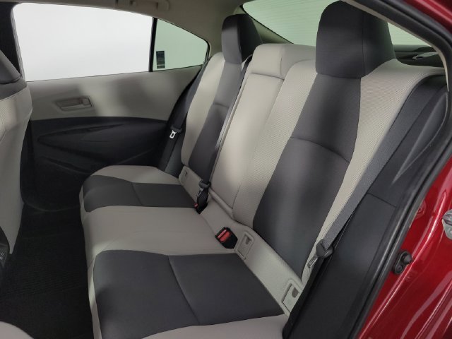 Used 2025 Toyota Corolla LE w/ LE Premium Package FWD image 17