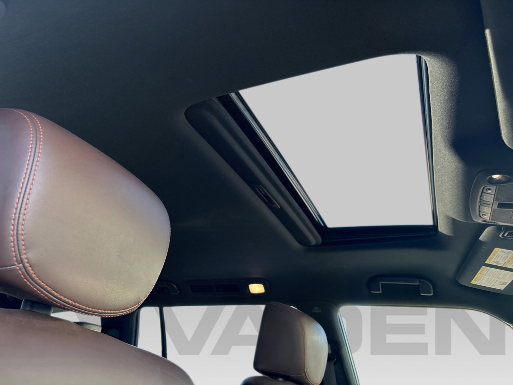 Used 2020 Nissan Armada Platinum w/ Platinum Reserve Package image 9