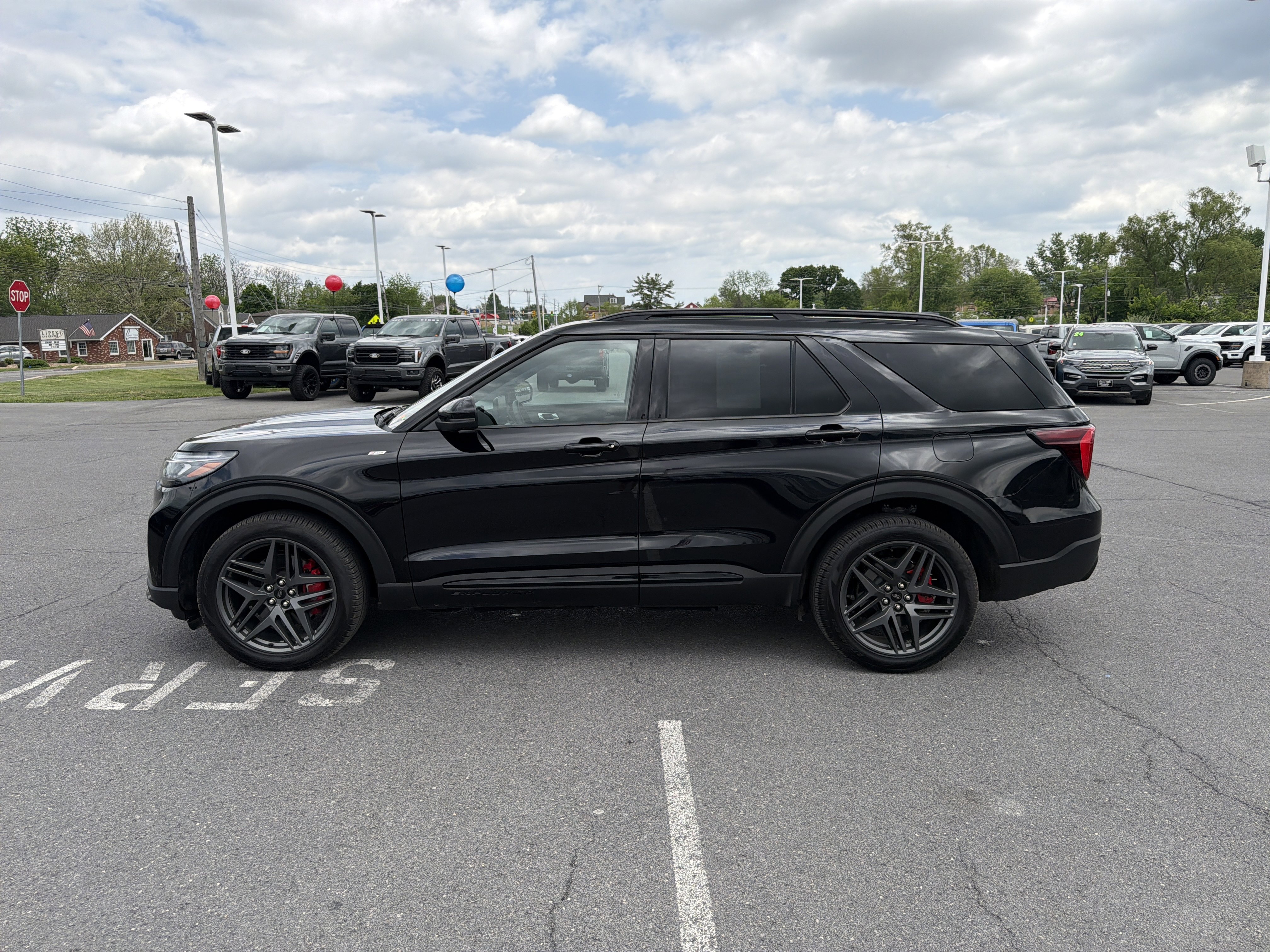 Used 2026 Ford Explorer ST-Line w/ ST-Line Street Pack AWD/4WD image 7