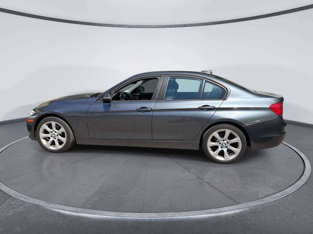 Used 2015 BMW 328i xDrive Sedan AWD/4WD image 3