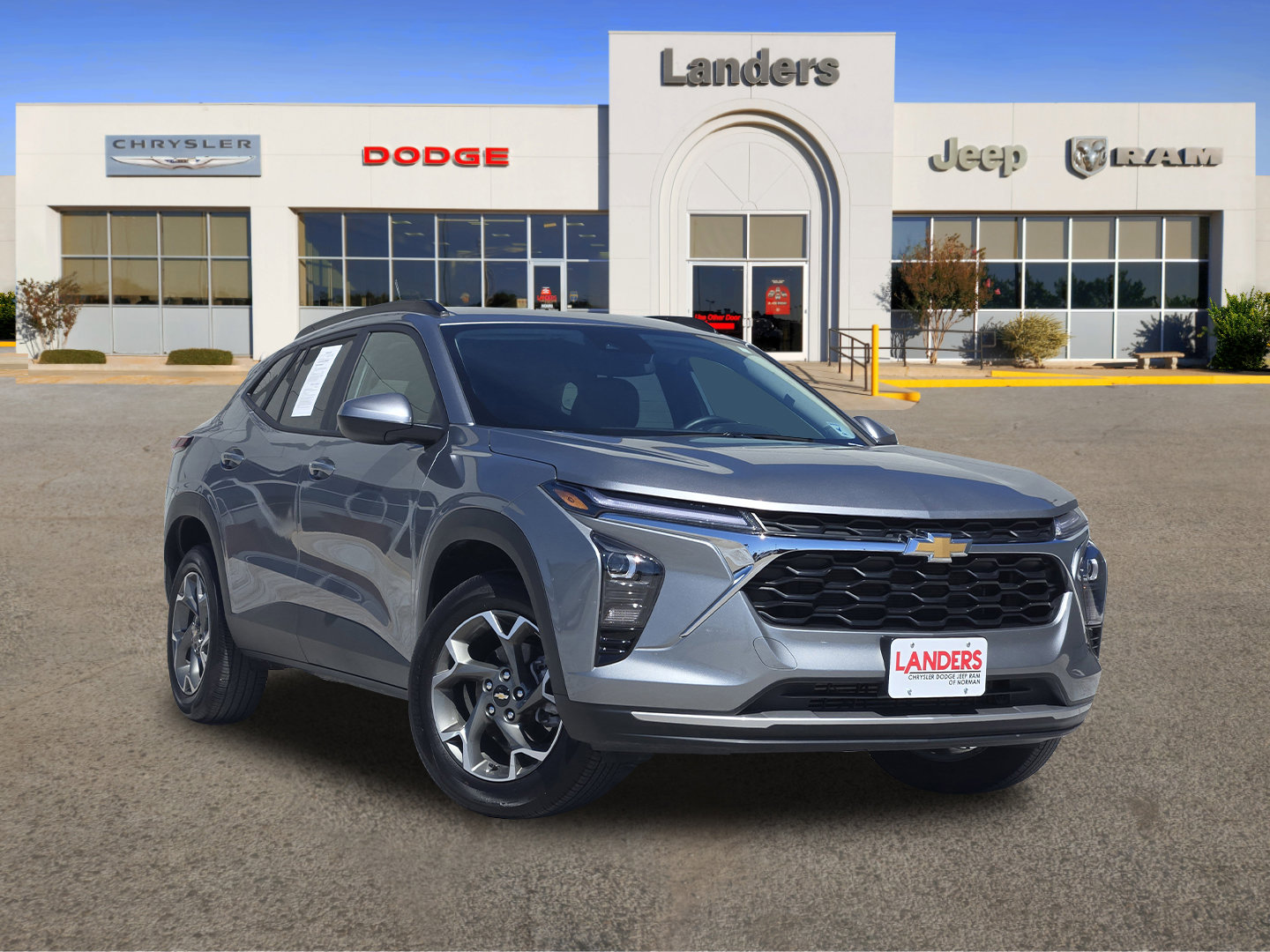 Used 2025 Chevrolet Trax LT w/ LT Convenience Package FWD image 1
