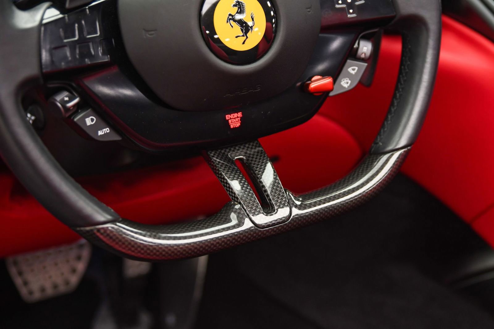 Used 2024 Ferrari Roma Spider image 42