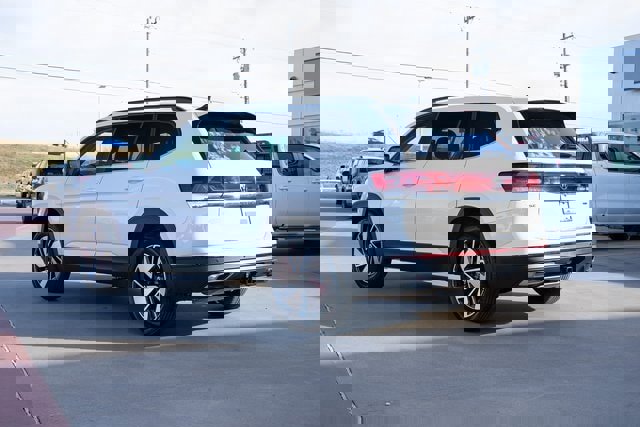 New 2026 Volkswagen Atlas SE image 4