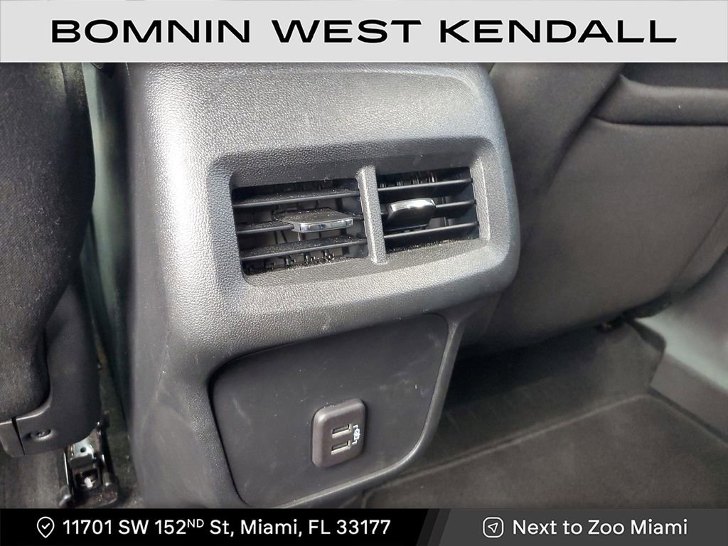 Used 2023 Chevrolet Equinox LT image 18