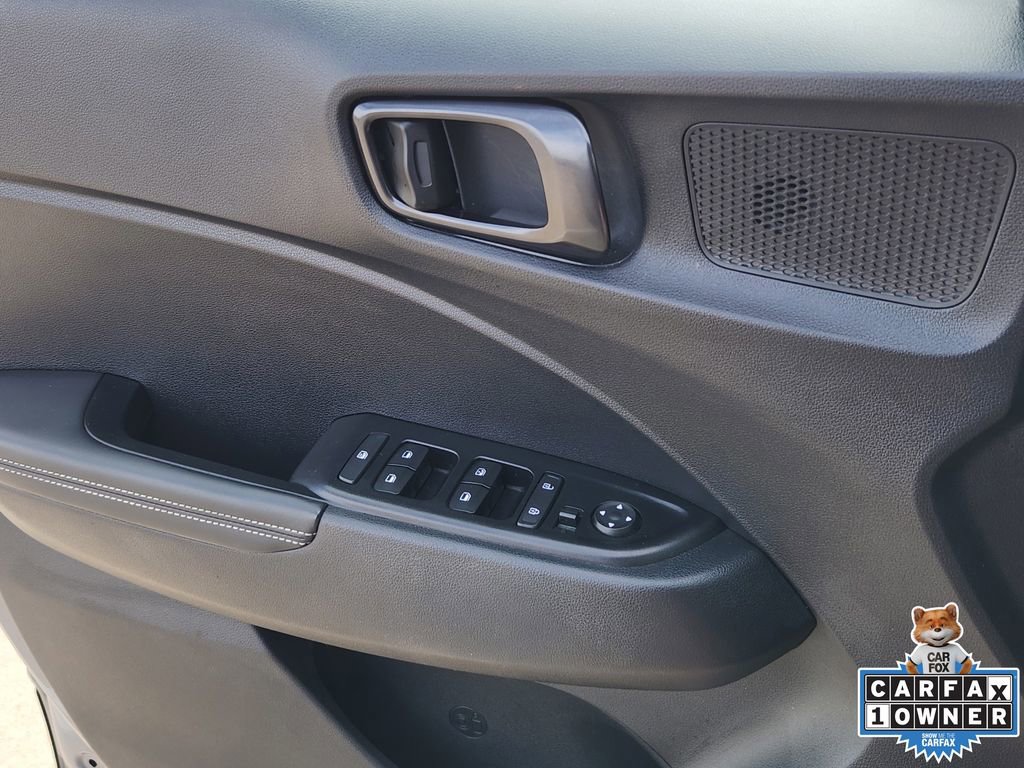 Used 2022 Hyundai Venue Limited w/ Cargo Package image 29