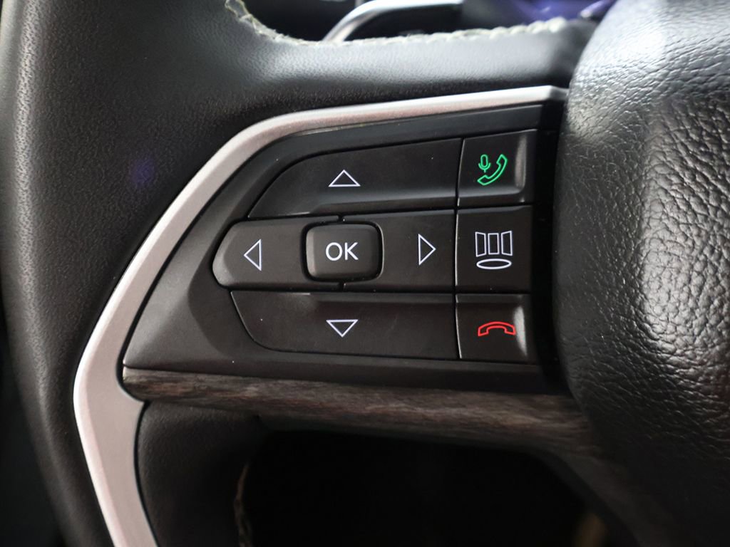 Used 2023 Jeep Grand Cherokee Limited AWD/4WD image 38