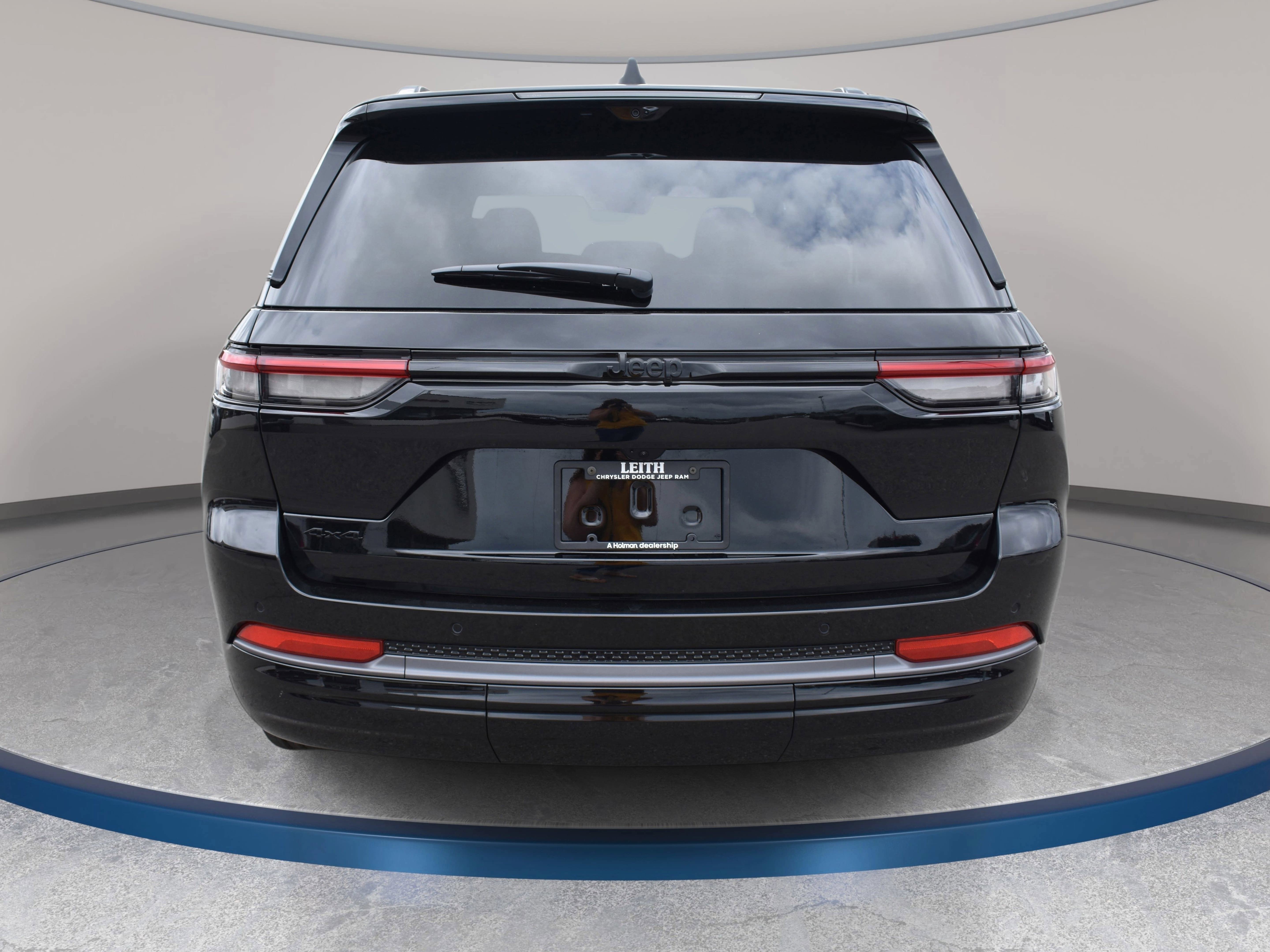 New 2026 Jeep Grand Cherokee Limited Reserve AWD/4WD image 7