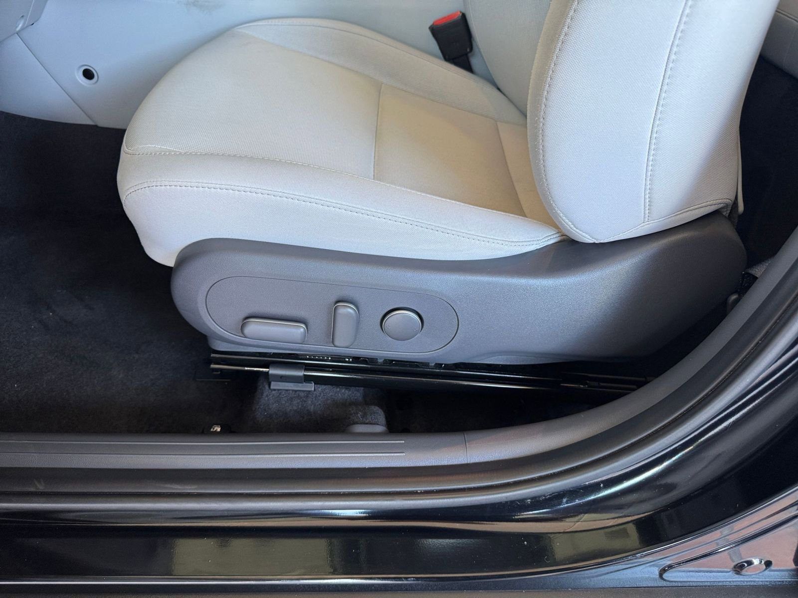 Used 2025 Hyundai Kona SEL image 23