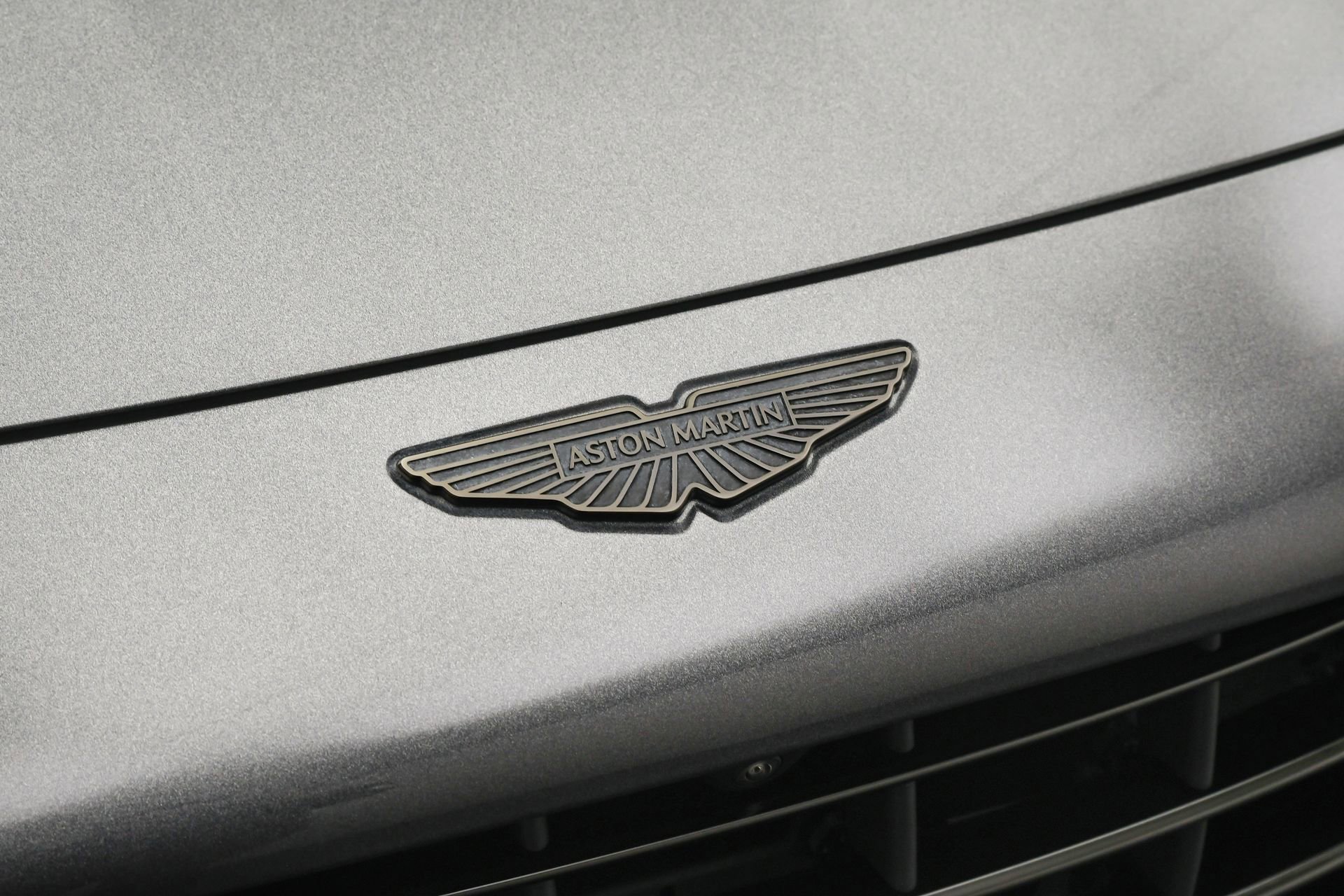 Used 2025 Aston Martin V8 Vantage Coupe image 25
