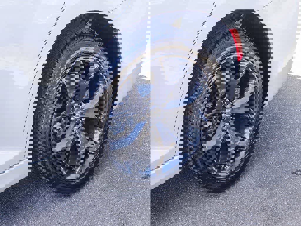 Certified 2023 Chrysler 300 Touring L image 10