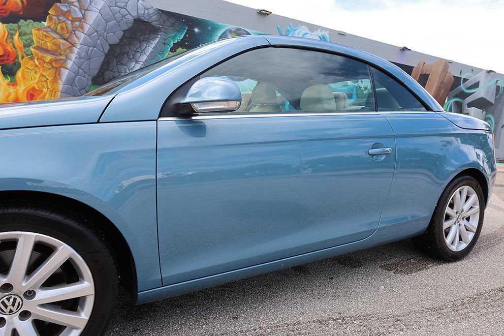 Used 2008 Volkswagen Eos 2.0T FWD image 22