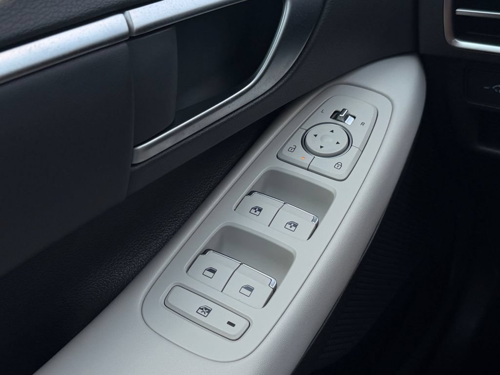 Certified 2025 Hyundai Sonata SEL FWD image 19
