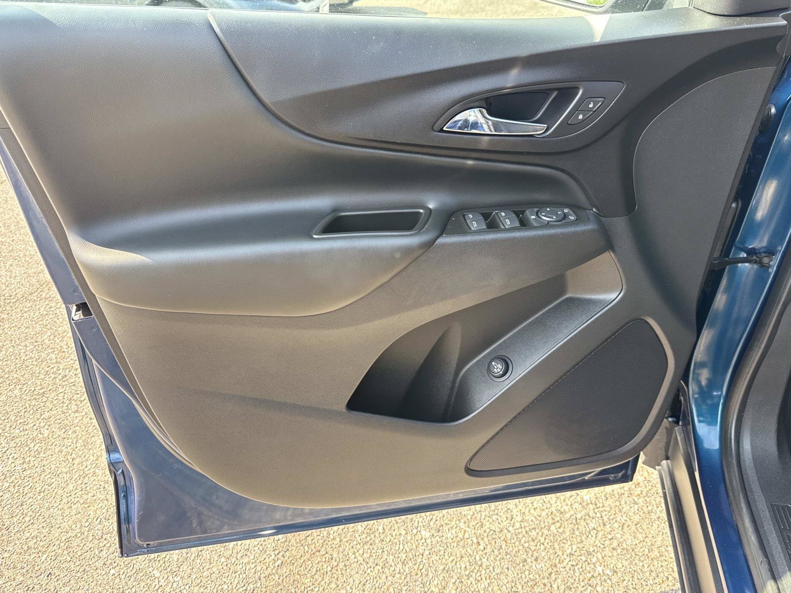 Used 2021 Chevrolet Equinox LT AWD/4WD image 17