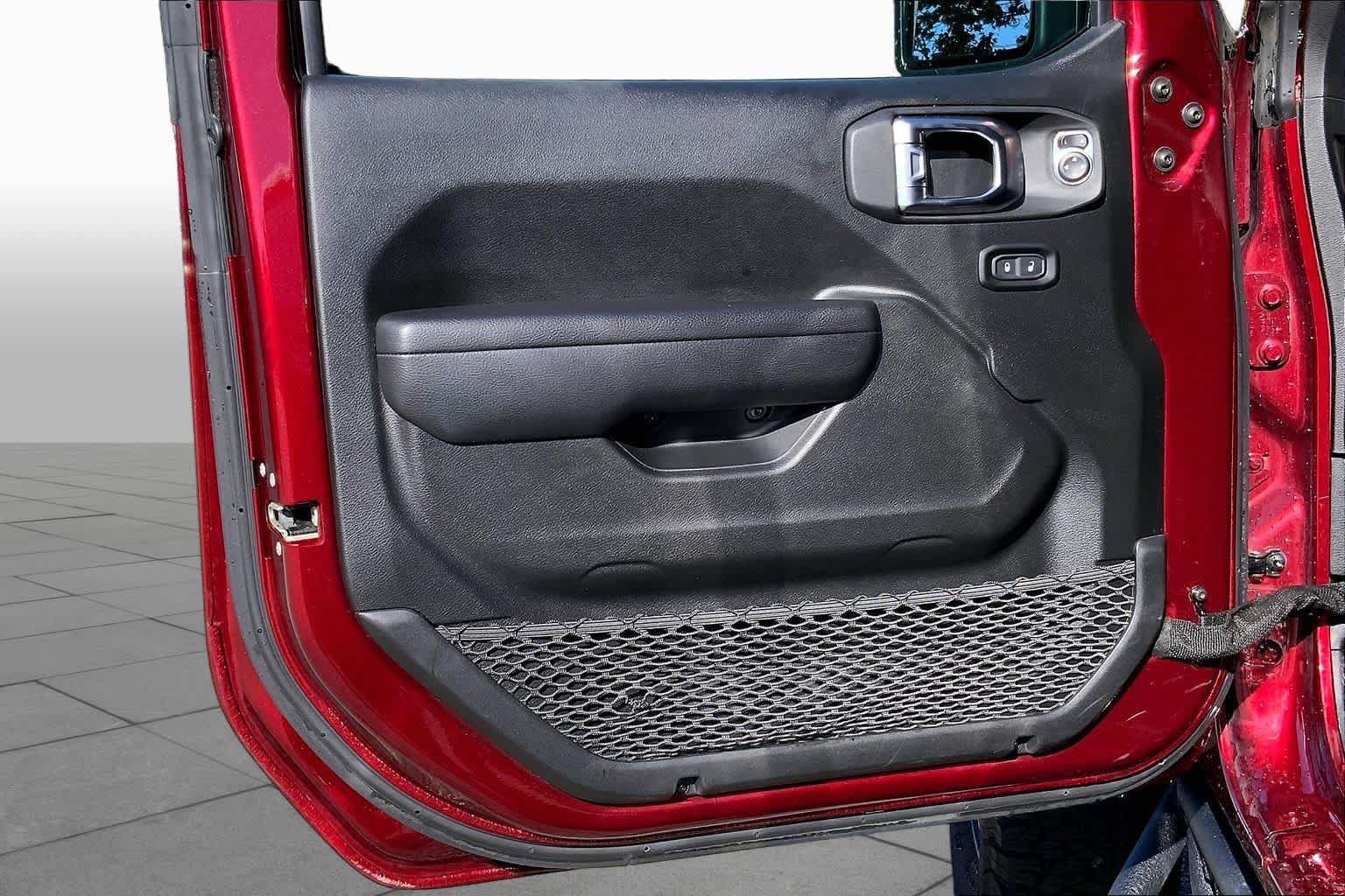 Used 2021 Jeep Wrangler Unlimited Rubicon AWD/4WD image 22