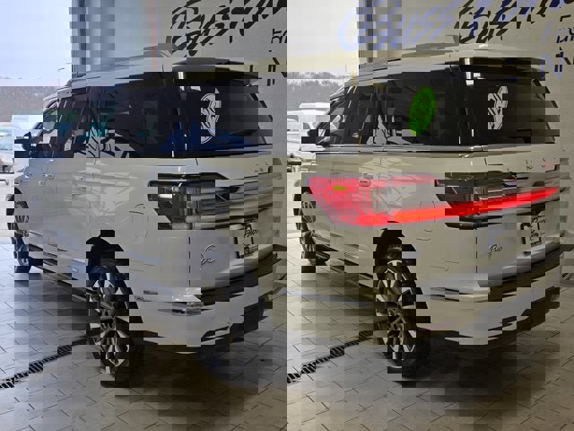 Used 2020 Lincoln Navigator L Reserve image 16