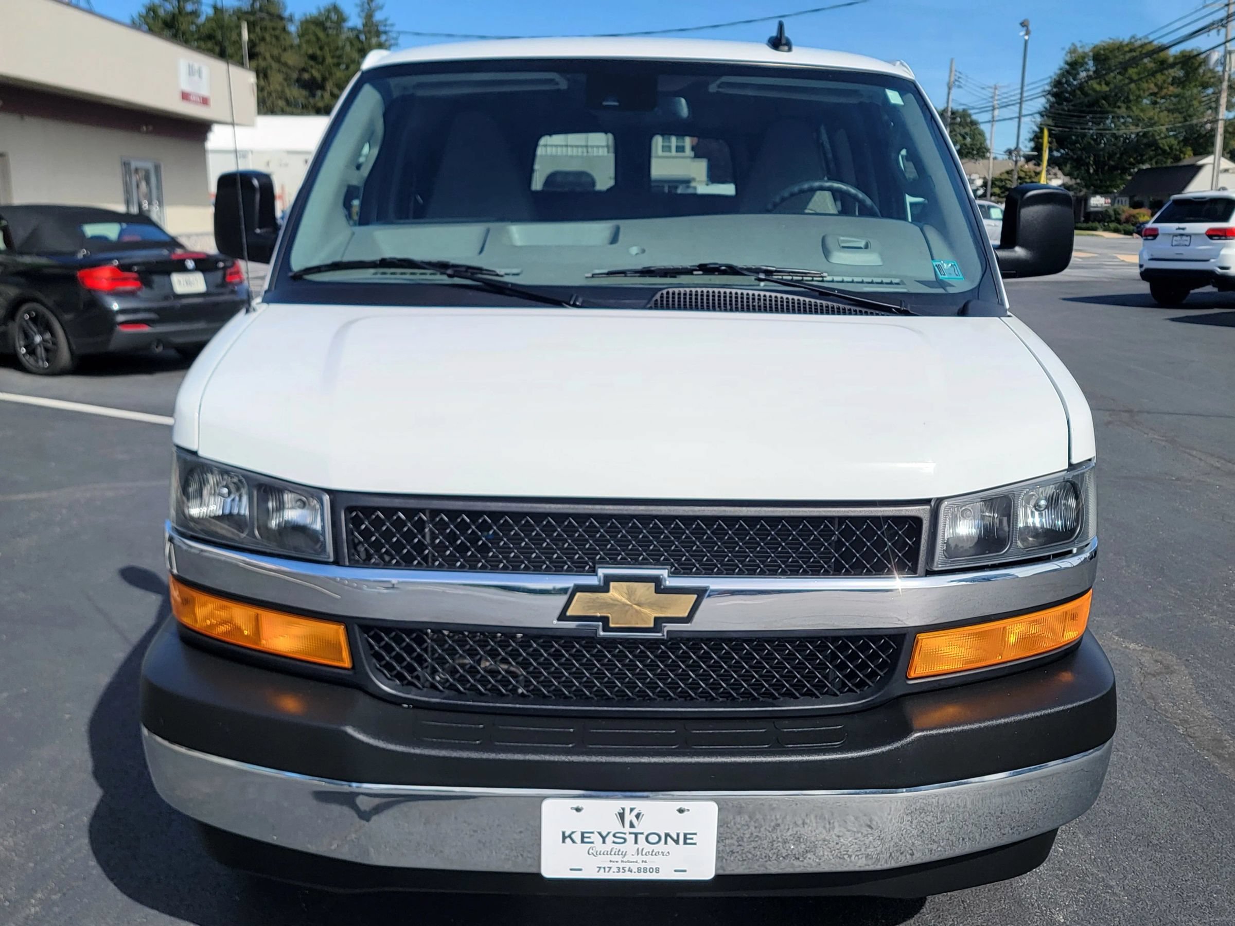 Used 2025 Chevrolet Express 3500 LT w/ LT Preferred Equipment Group RWD image 2
